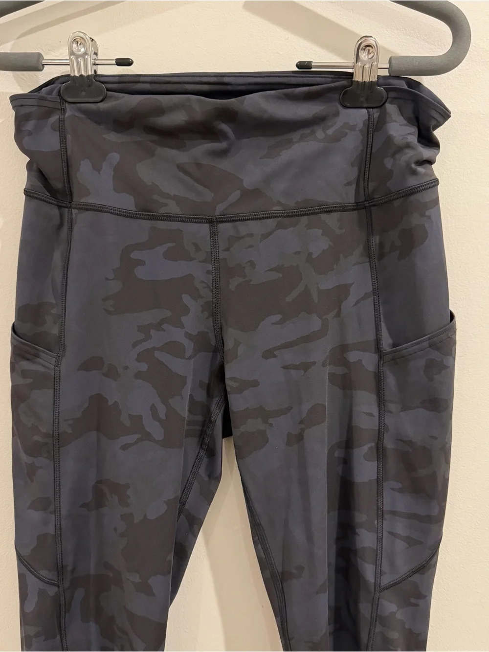 Lululemon Fast and Free Crop II 19 inch Camo Multi Grey Size 10